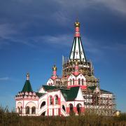 Строящаяся церковь. Ростов Великий