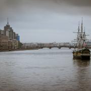 Парусник Забава-бар. Сампсониевский мост