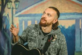 Илья Оленев