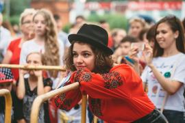 Молода и красива. 10 лет. Палех